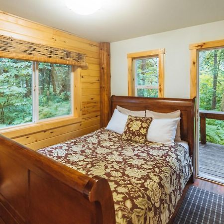 Bella Coola Grizzly Tours And Resort Hagensborg 外观 照片