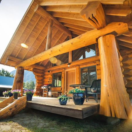 Bella Coola Grizzly Tours And Resort Hagensborg 外观 照片