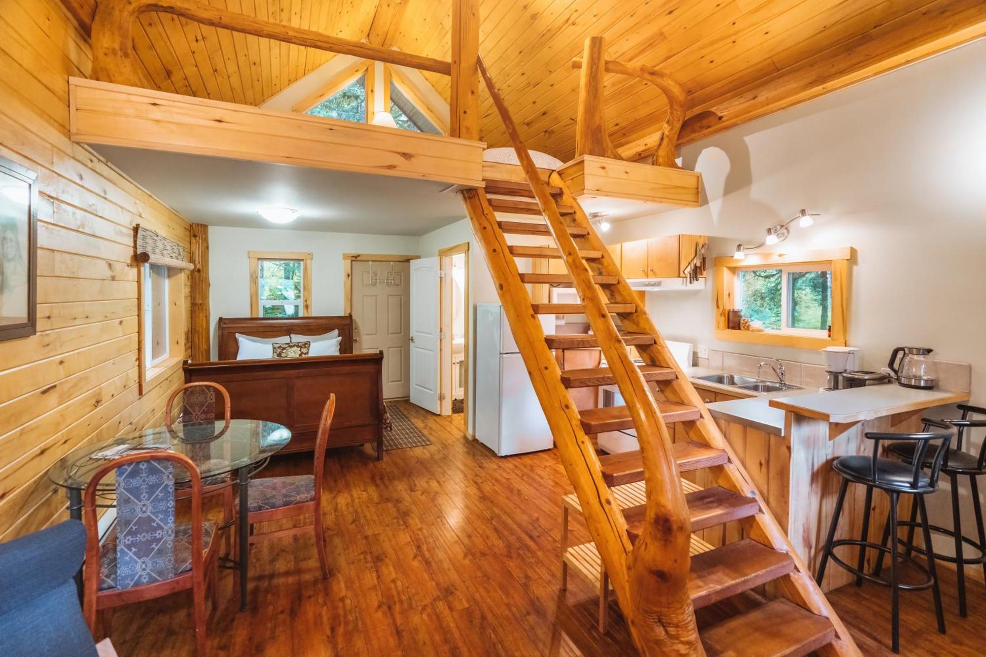 Bella Coola Grizzly Tours And Resort Hagensborg 外观 照片