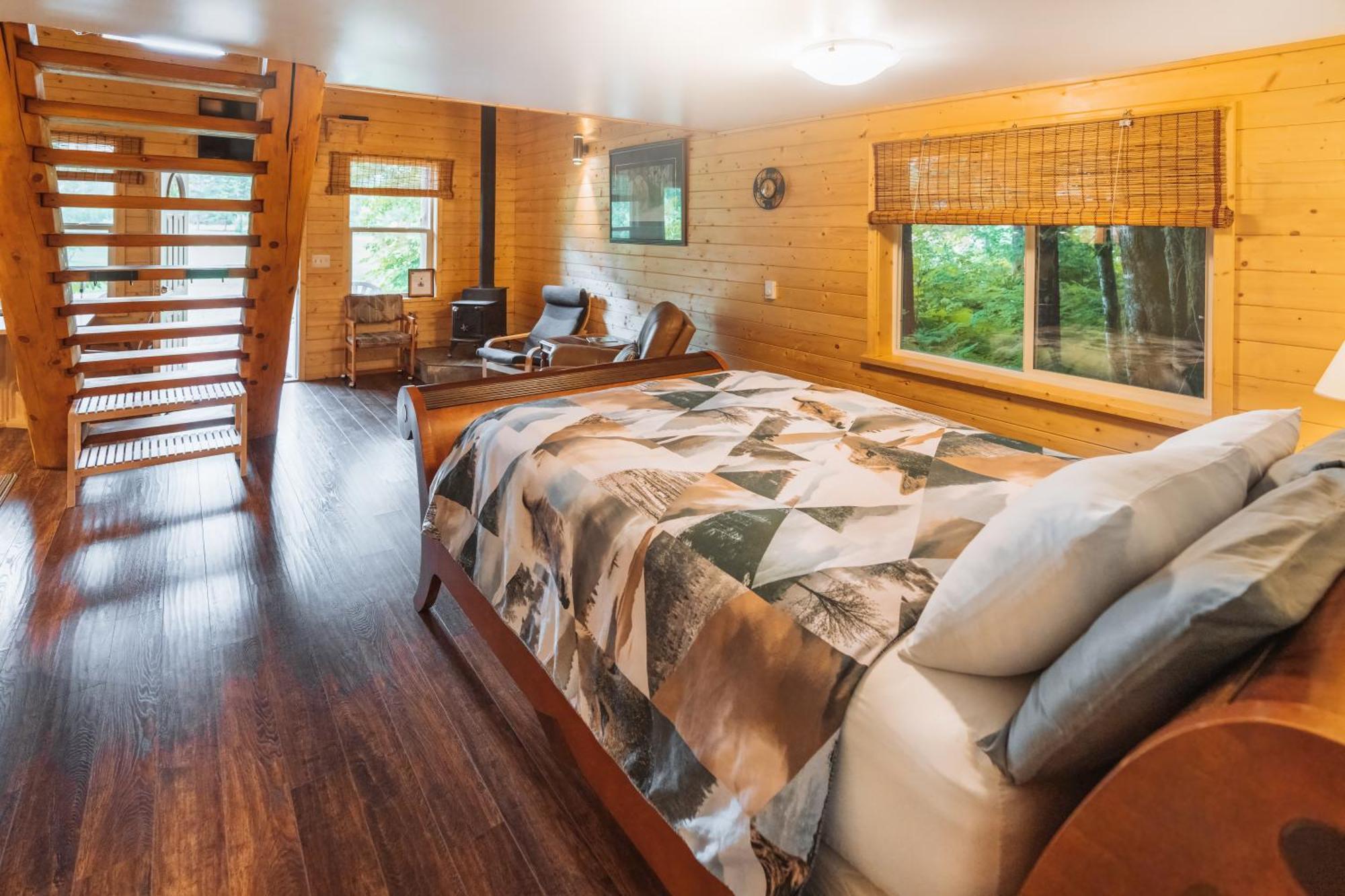 Bella Coola Grizzly Tours And Resort Hagensborg 外观 照片