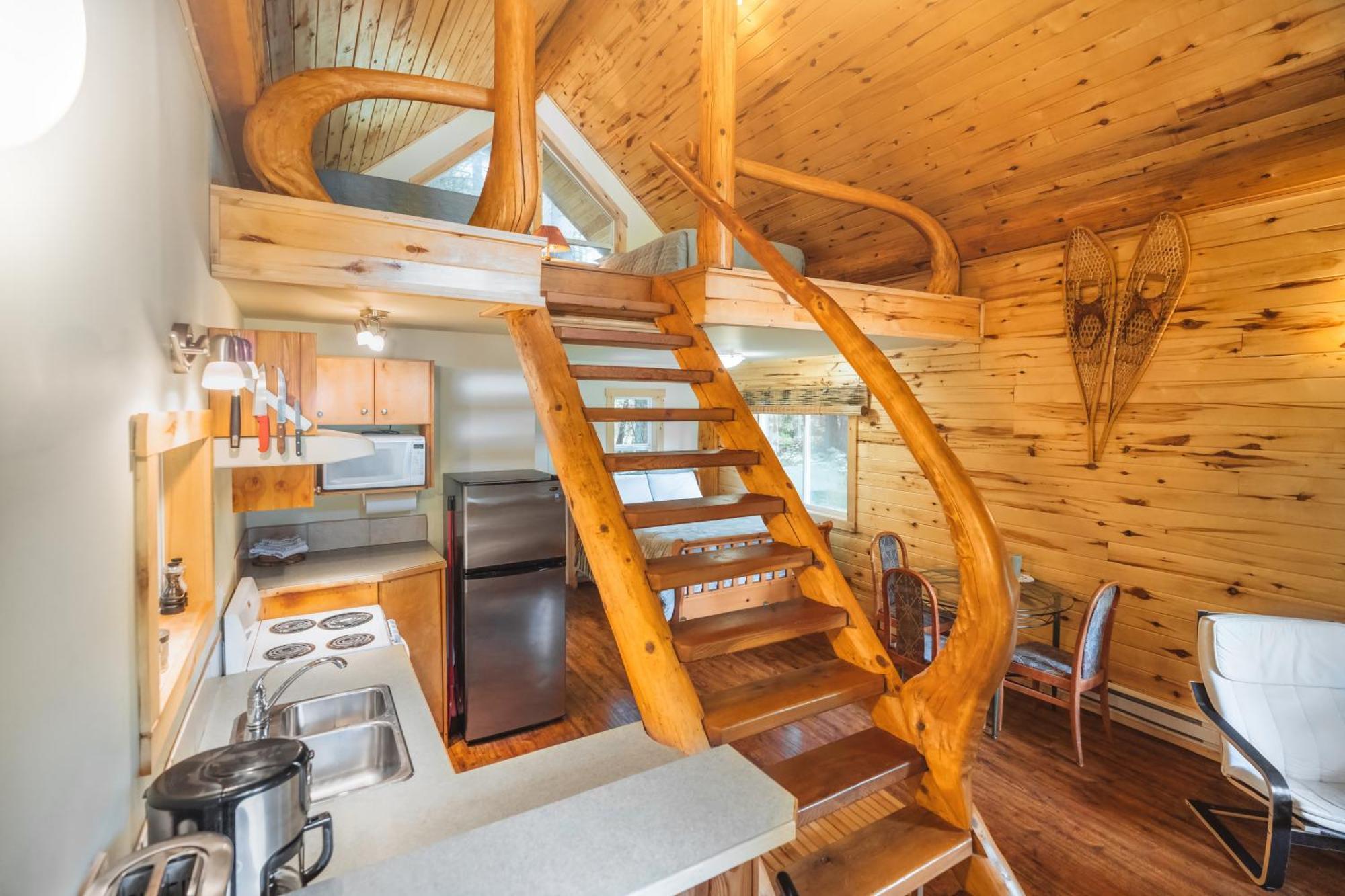Bella Coola Grizzly Tours And Resort Hagensborg 外观 照片