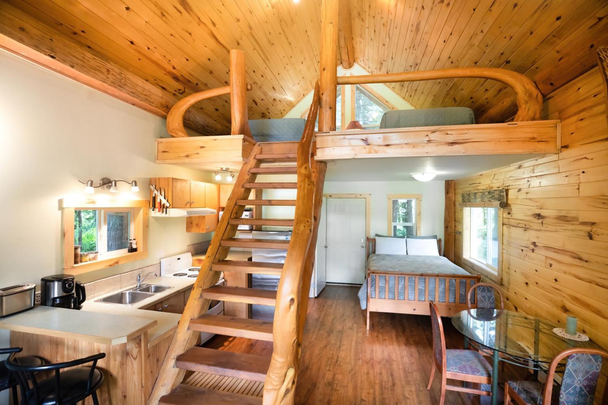 Bella Coola Grizzly Tours And Resort Hagensborg 外观 照片