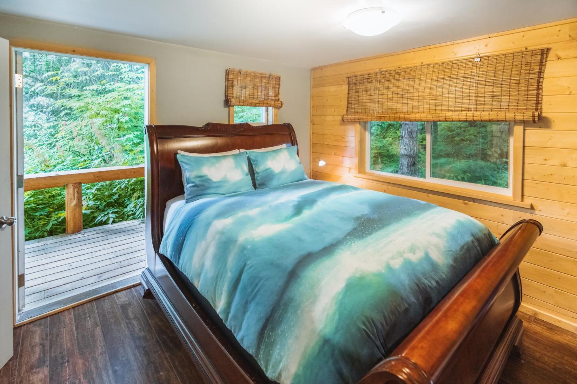 Bella Coola Grizzly Tours And Resort Hagensborg 外观 照片