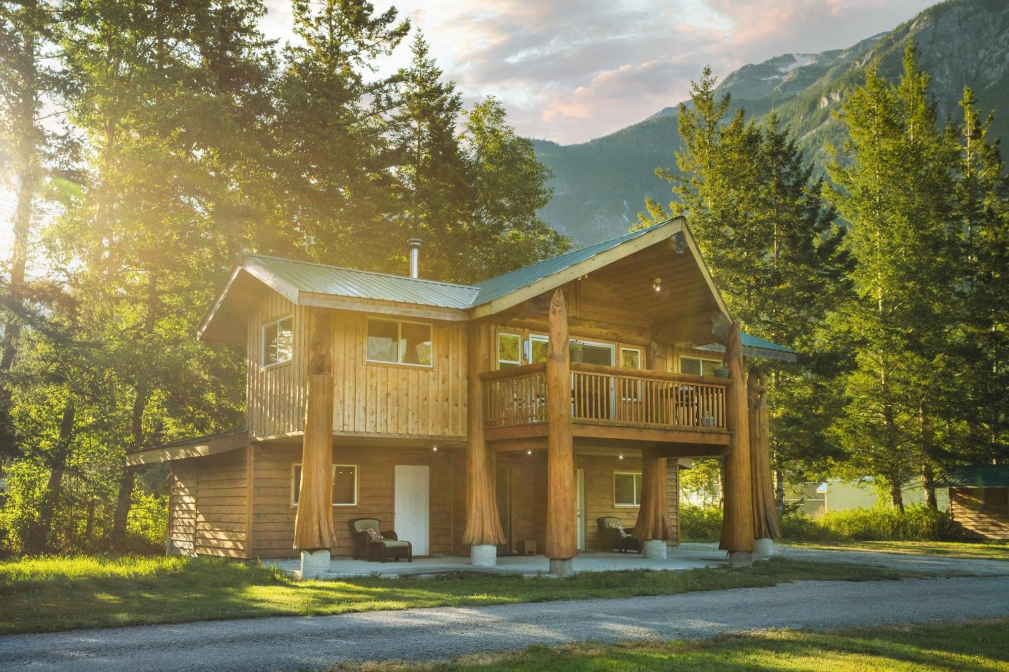 Bella Coola Grizzly Tours And Resort Hagensborg 外观 照片