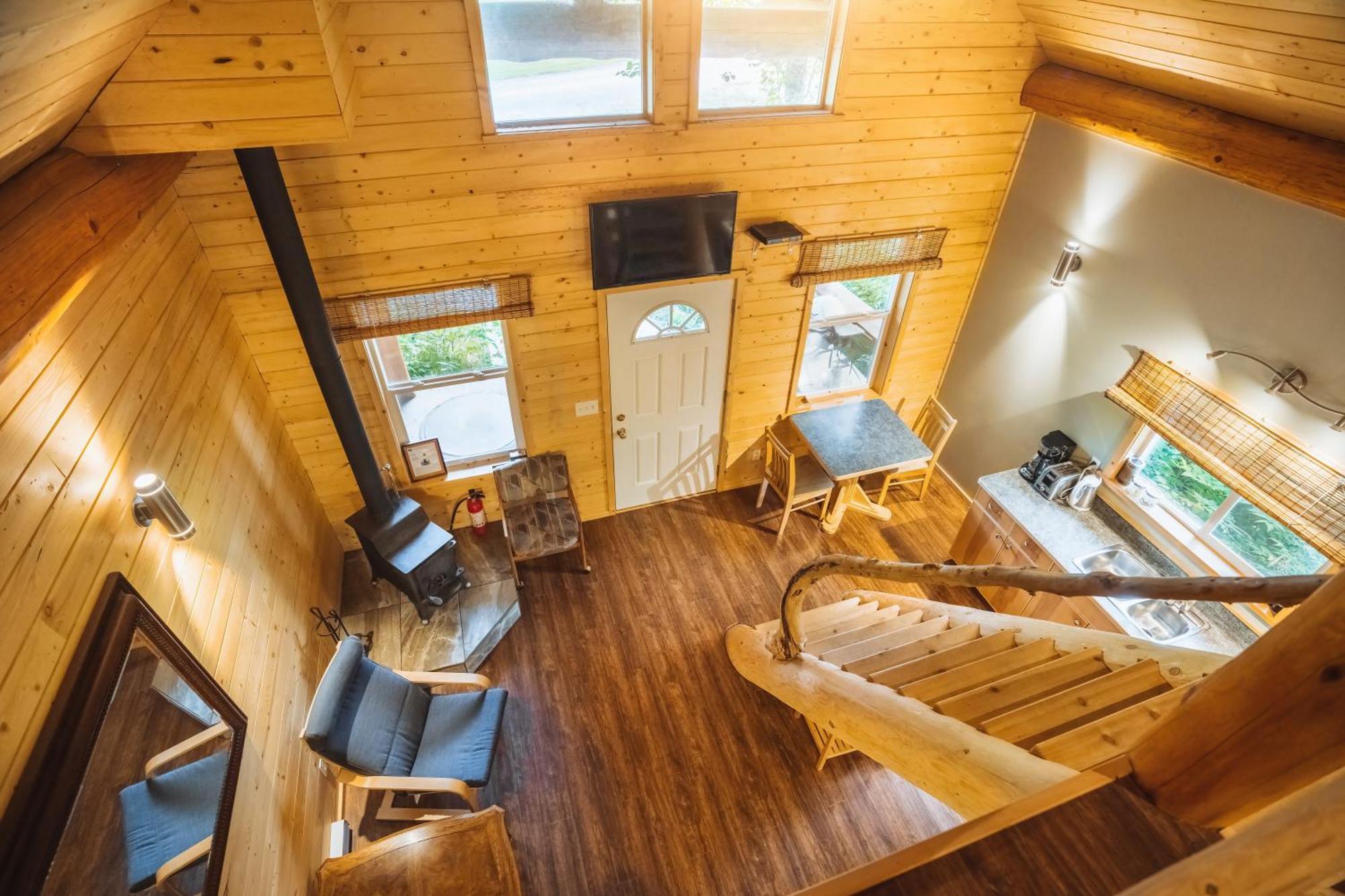 Bella Coola Grizzly Tours And Resort Hagensborg 外观 照片
