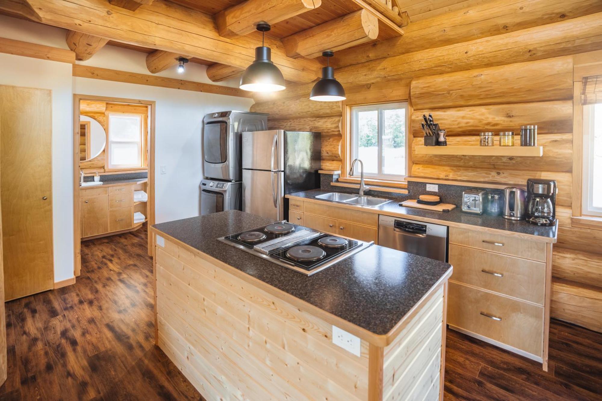 Bella Coola Grizzly Tours And Resort Hagensborg 外观 照片